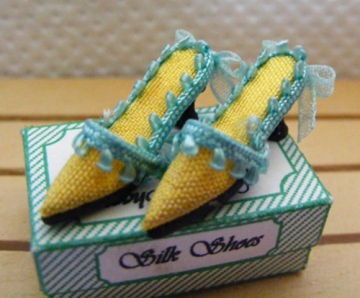 YELLOW SILK SHOES